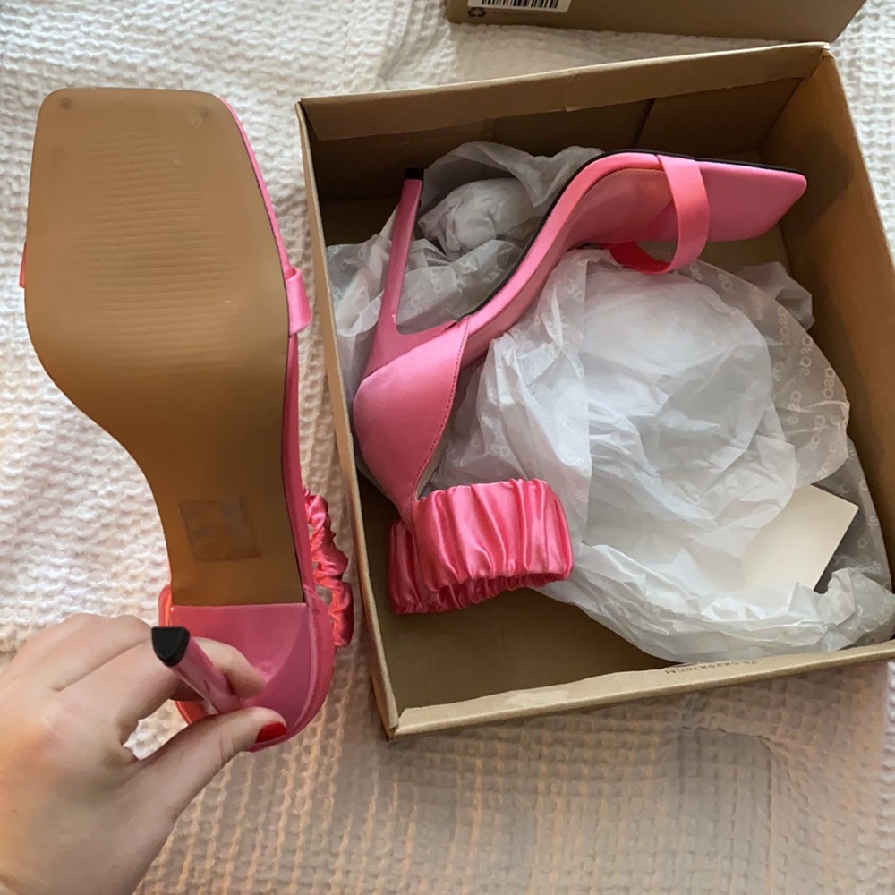 Pink Heels - Picture 3 of 3